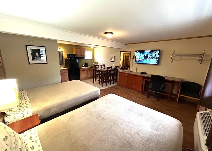 Hunter\'S Friend Resort On Indian Point